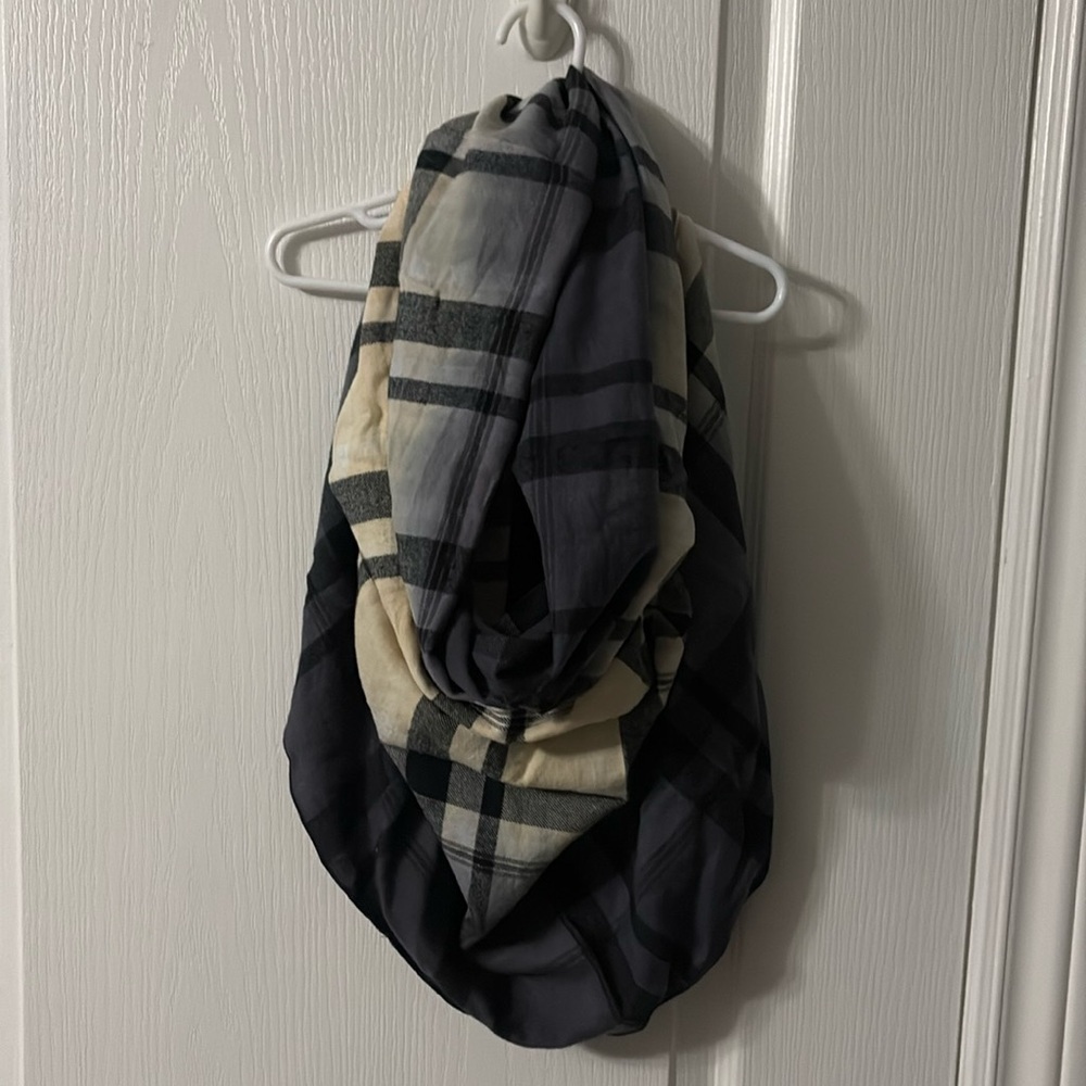 Plaid tube scarf